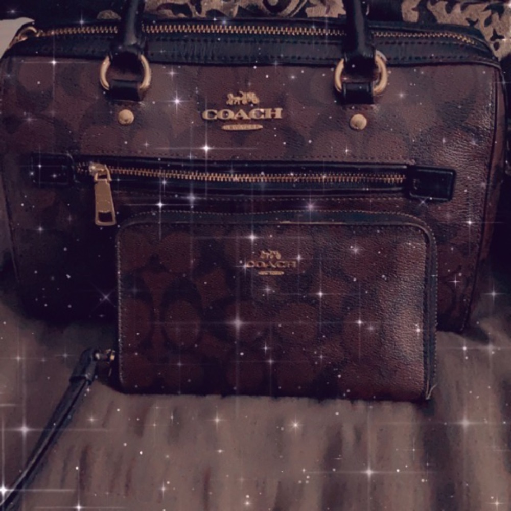 Coach 12x5 with matching wallet